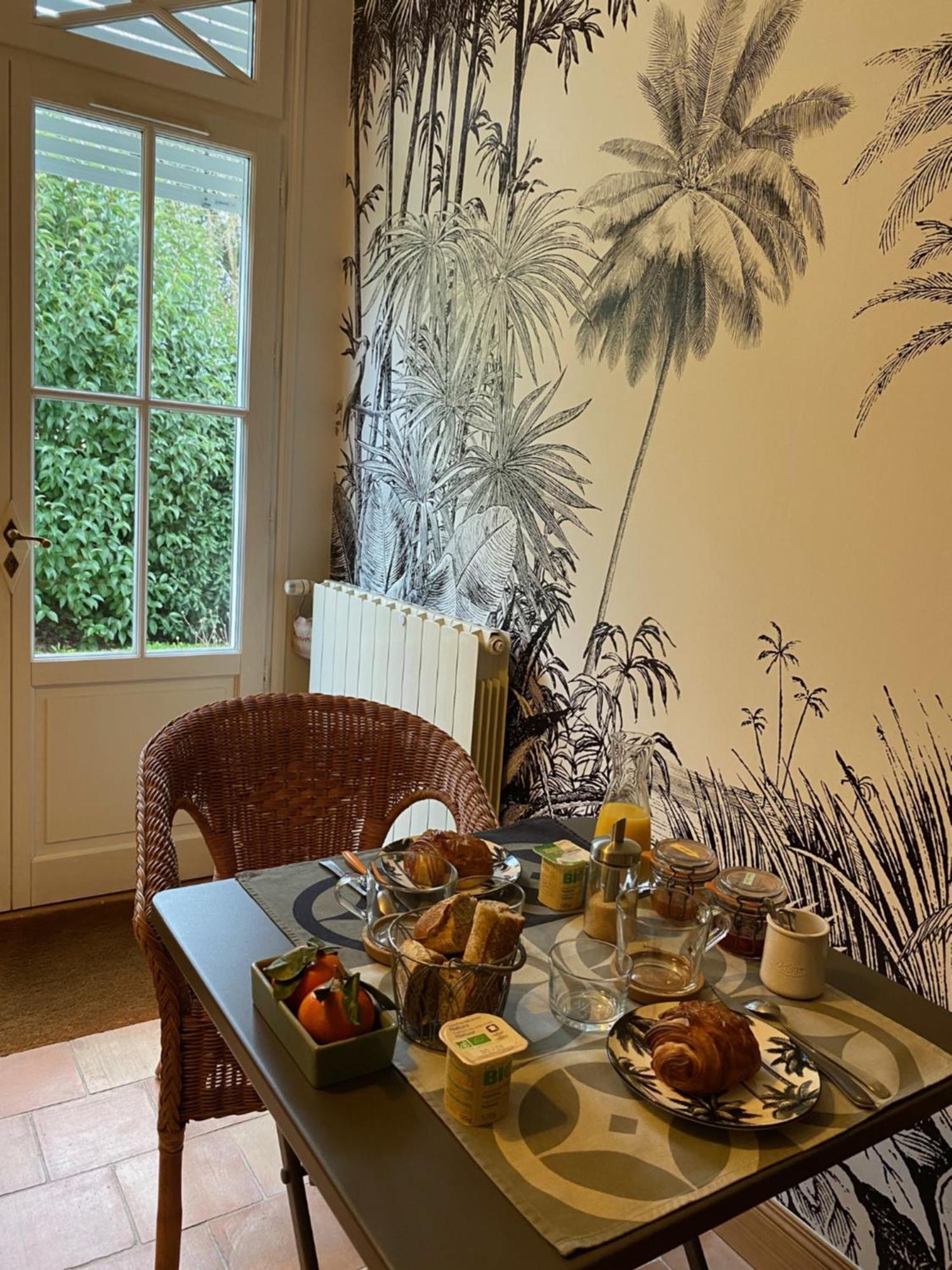 Maison M, Chambre Privee Acces Jardin Piscine Et Jacuzzi Pres De La Rochelle Ла-Рошель Экстерьер фото