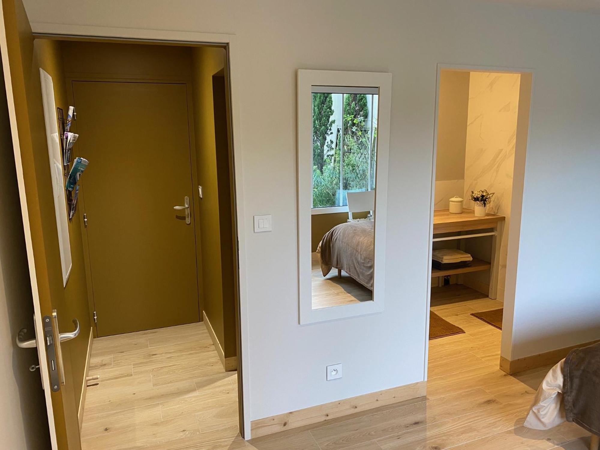 Maison M, Chambre Privee Acces Jardin Piscine Et Jacuzzi Pres De La Rochelle Ла-Рошель Номер фото